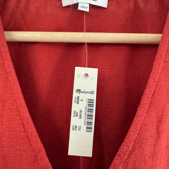 NWT Linen-Blend Ruffle Button-Front Tank - Picture 4 of 6